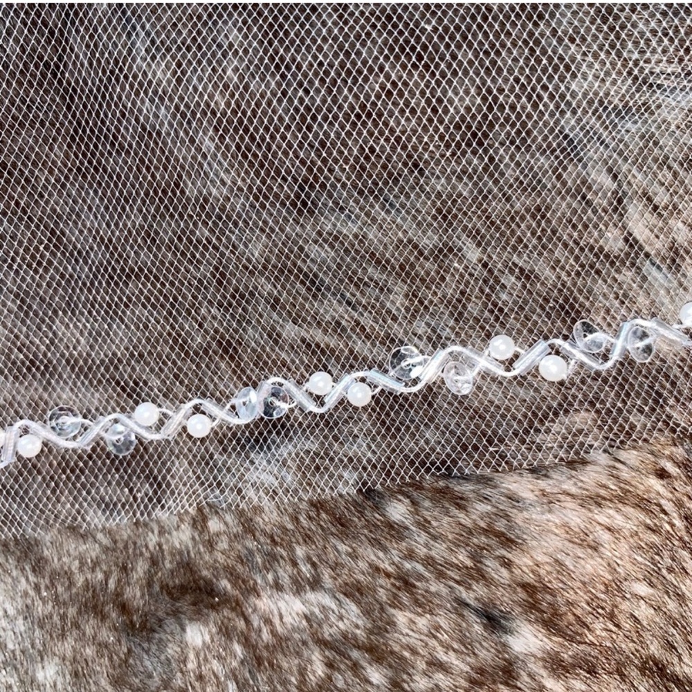 Ivory Bridal Veil Elbow Length - Picture 3 of 5